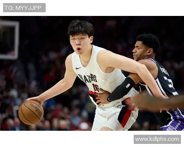 比卢普斯称赞夏普攻守兼备称其能应对高强度对抗挑战